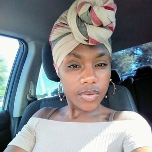 Meet your Posher, Shamyia